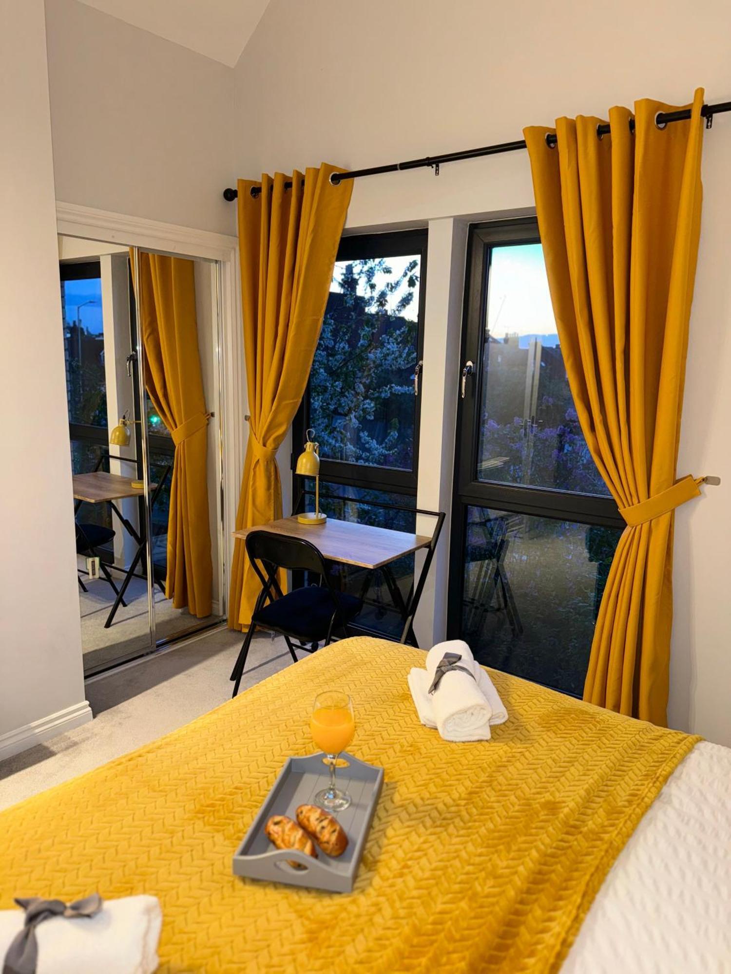 Nhs Workers And Students Haven - The Bee Hive Villa Reading Exterior photo